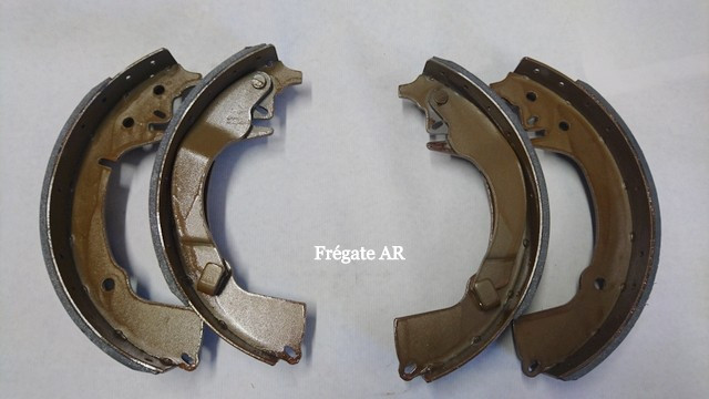 Jeu 4 mâchoires AR (échange standard) Renault Fregate